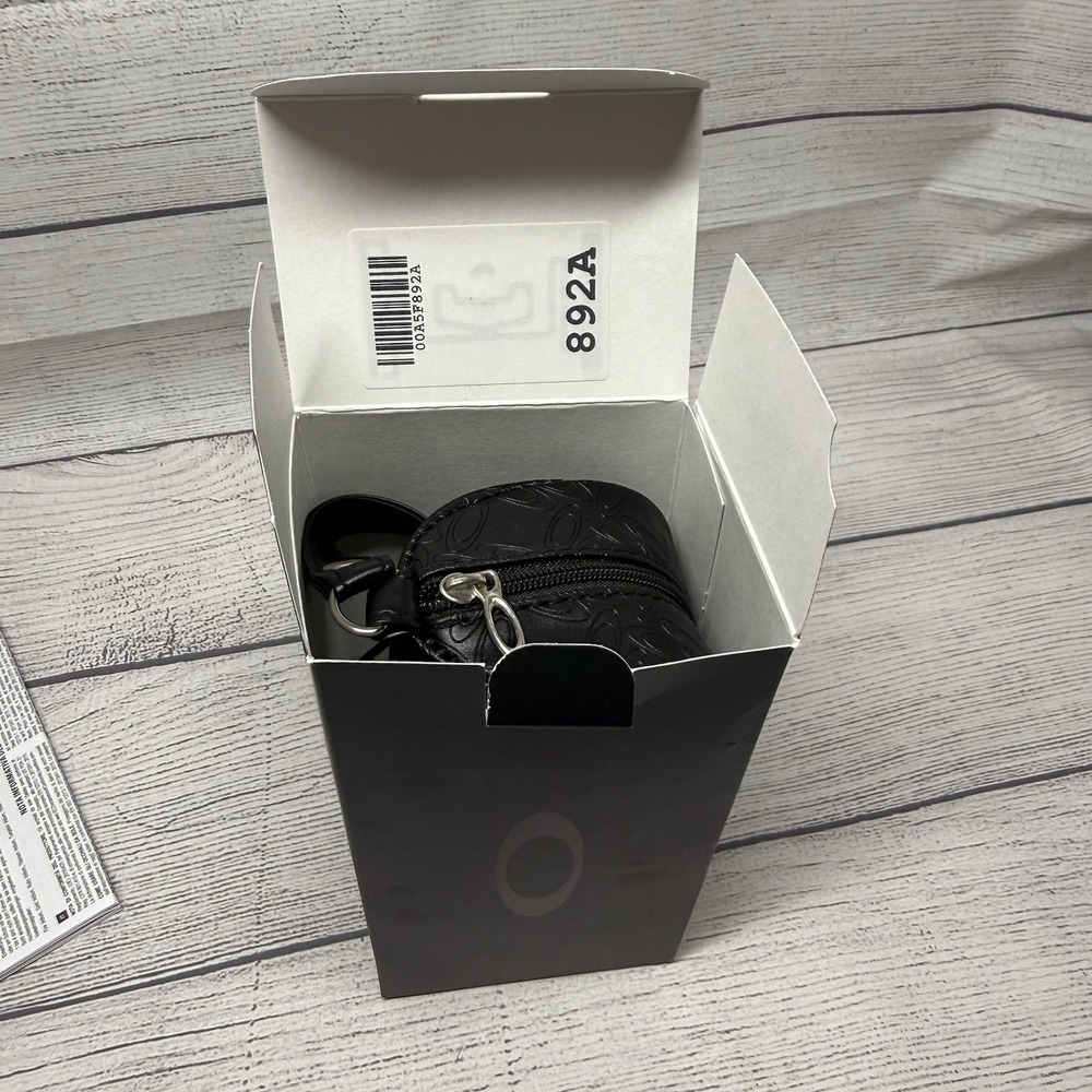 Black Oakley Sunglasses Case Faux Leather W/ Wrist Loop & Protective Pouch NEW - Picture 7 of 7